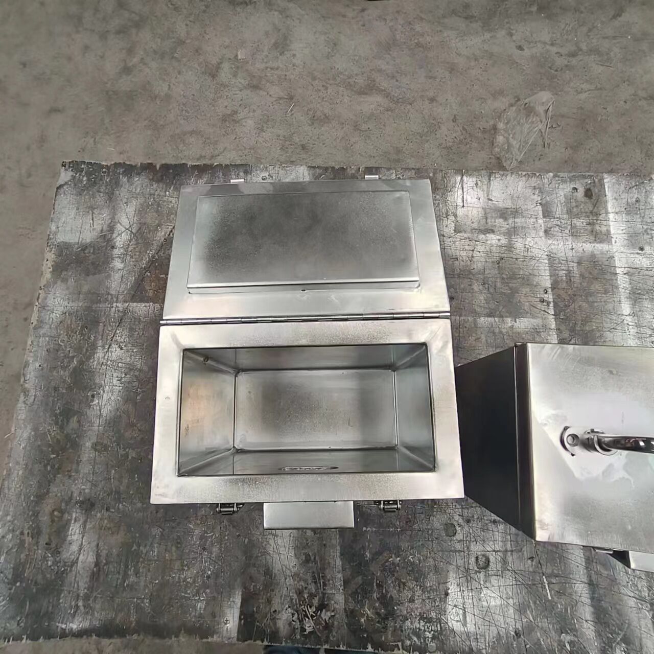 马鞍山深入剖析铅箱:防护与存储的可靠伙伴